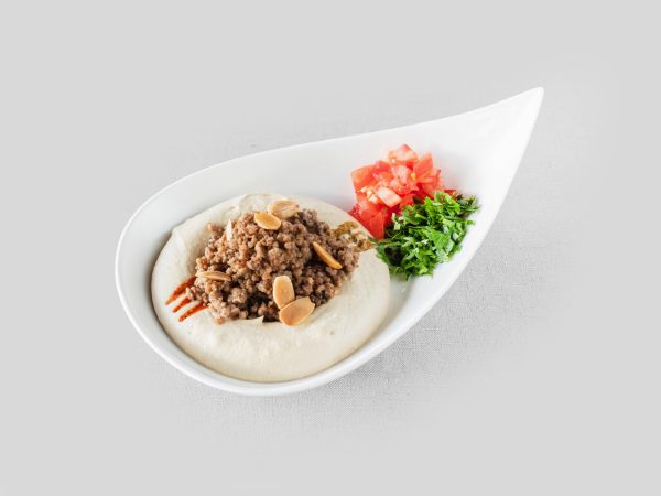 Hummus met lamsvlees